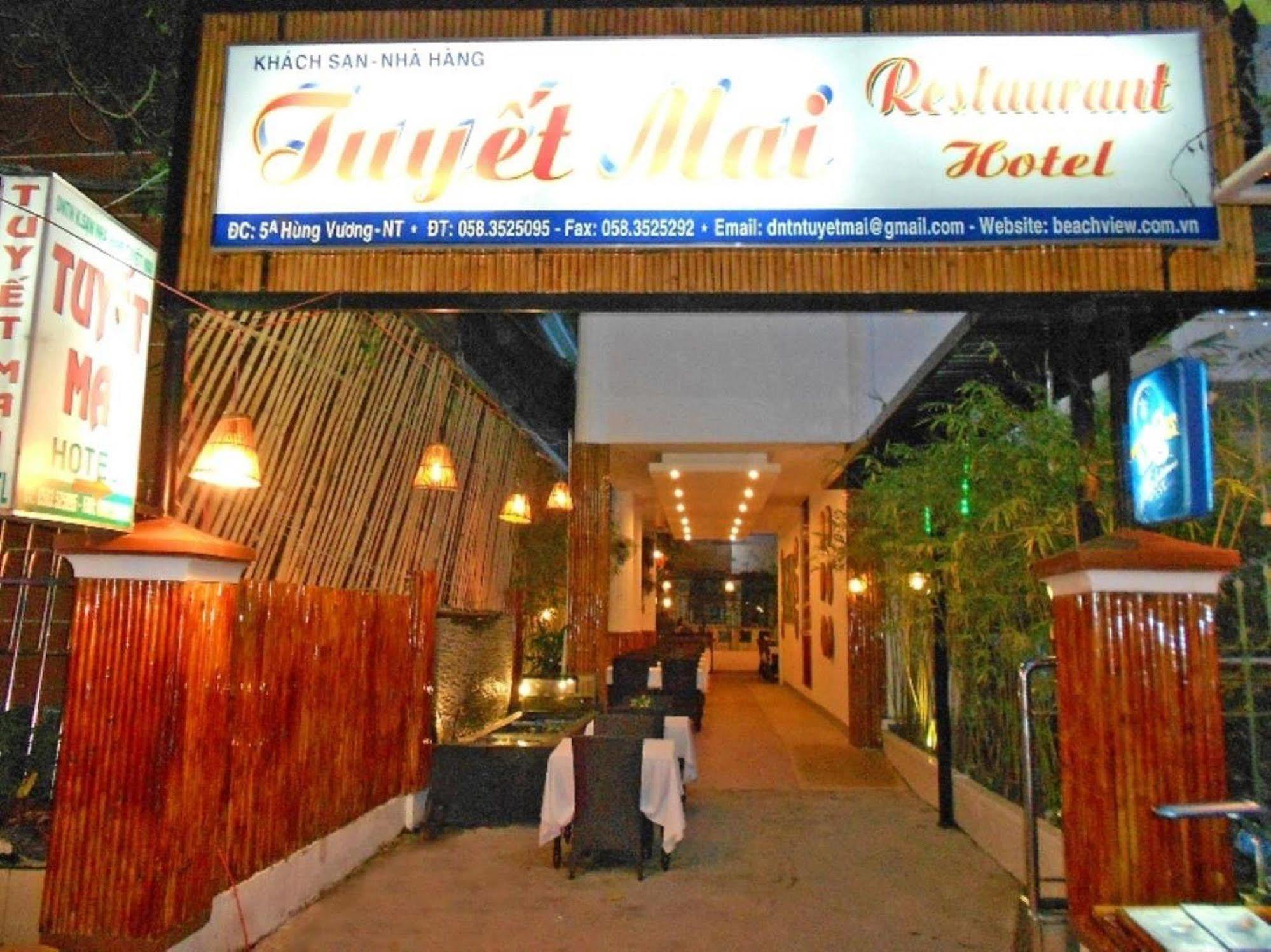 Oyo 381 Tuyet Mai Hotel Nha Trang Buitenkant foto
