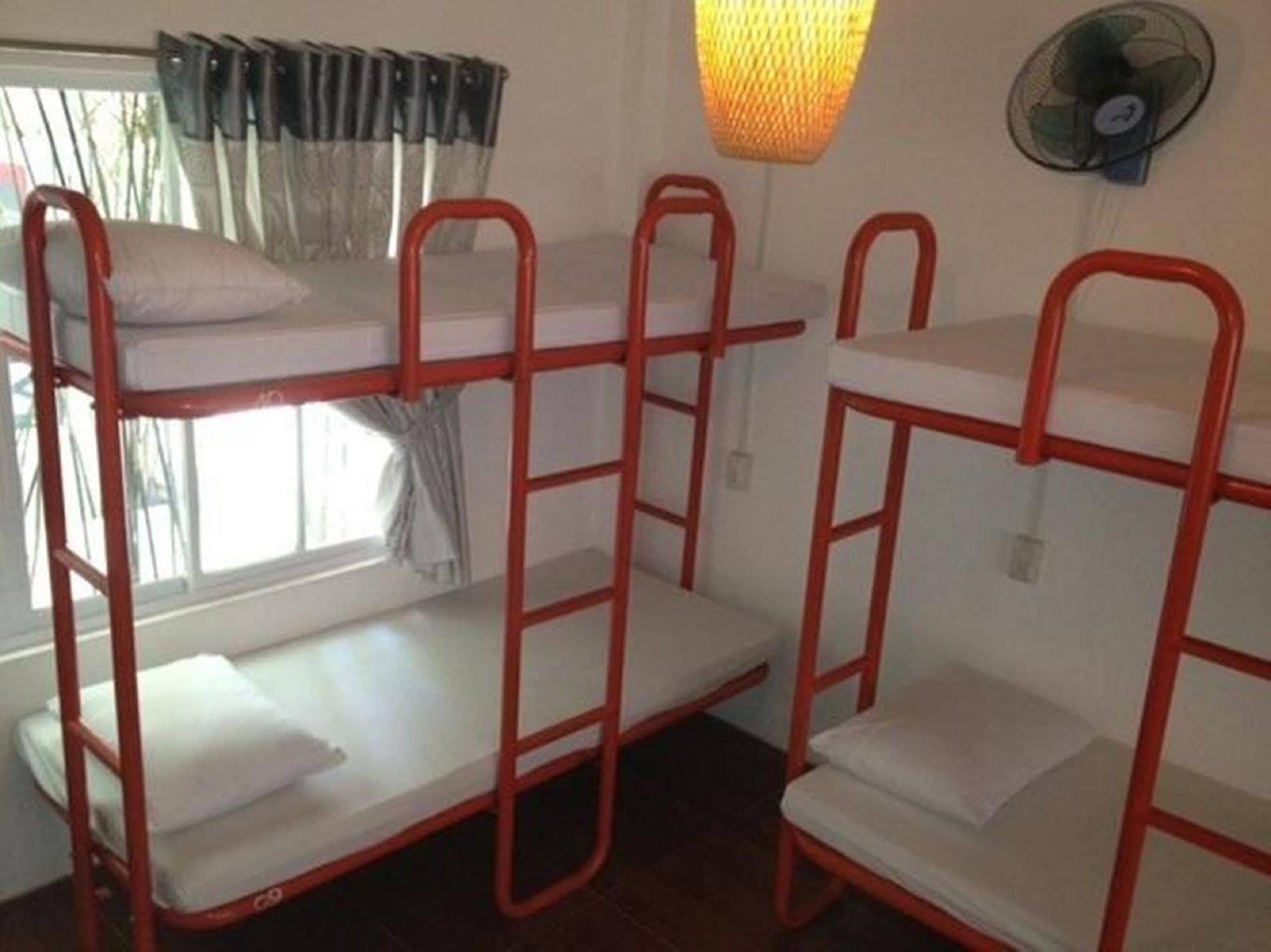 Oyo 381 Tuyet Mai Hotel Nha Trang Buitenkant foto