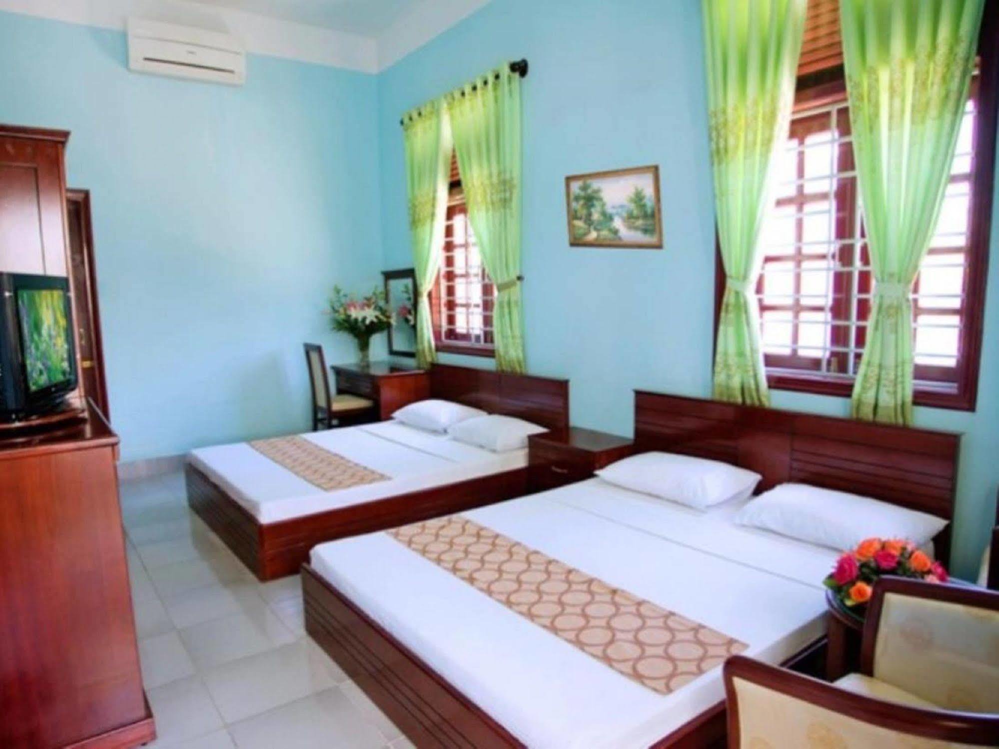 Oyo 381 Tuyet Mai Hotel Nha Trang Buitenkant foto