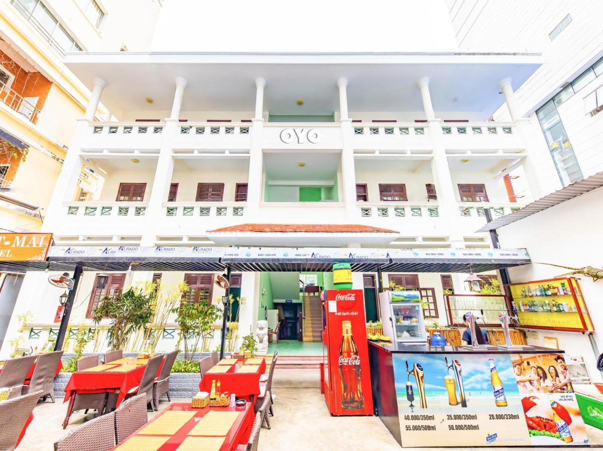 Oyo 381 Tuyet Mai Hotel Nha Trang Buitenkant foto