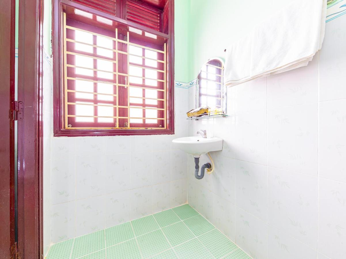 Oyo 381 Tuyet Mai Hotel Nha Trang Buitenkant foto