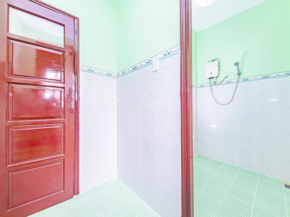 Oyo 381 Tuyet Mai Hotel Nha Trang Buitenkant foto